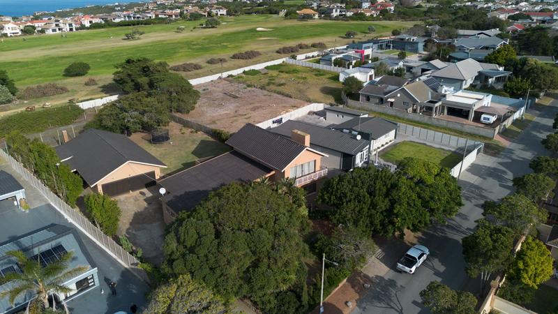 5 Bedroom Property for Sale in Mossel Bay Central Western Cape